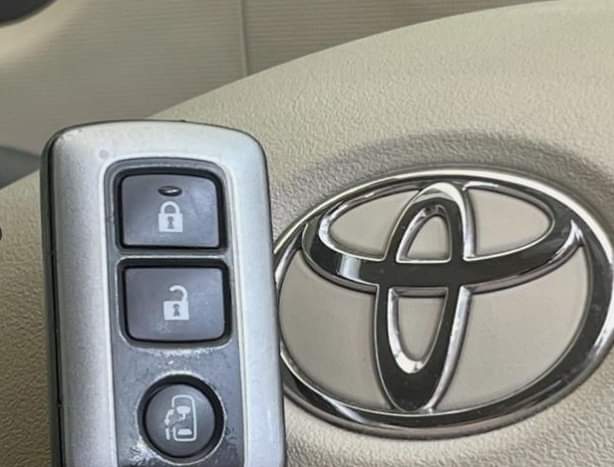 A picture of 2011 Toyota Sienta