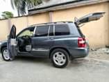 A picture of Super clean Toyota Highlander 2005 06 model All documents complete