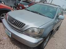 A picture of Lexus RX300 02 model untouch silent engine first body Pan