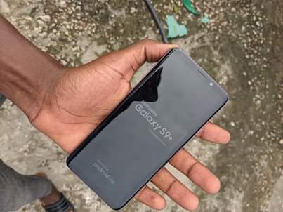 A picture of SAMSUNG S9 