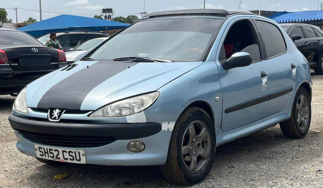 A picture of Car