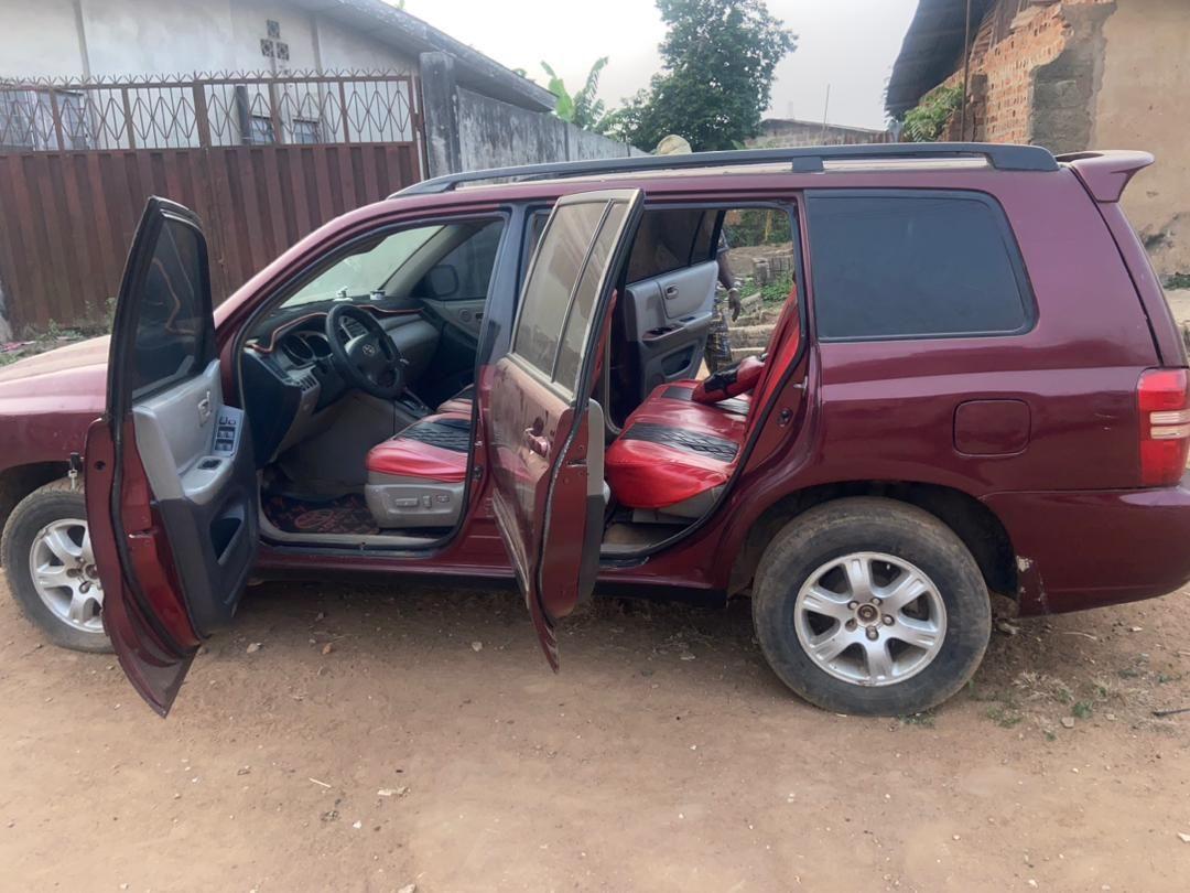 A picture of Toyota highlander 2005