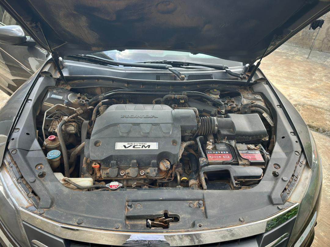 A picture of HONDA CROSSTOUR