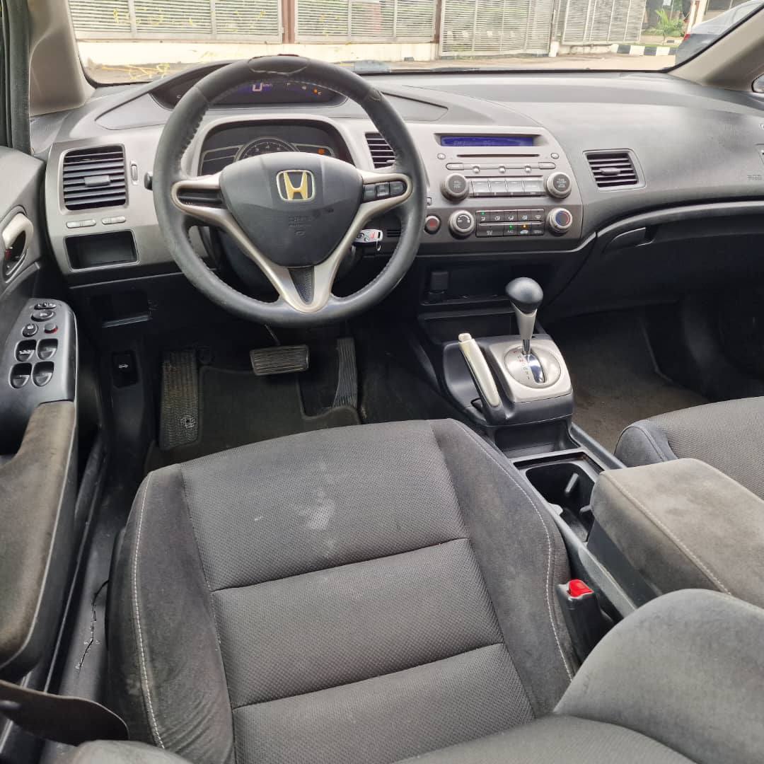 A picture of Honda Civic tokunbo new entry 2009 model