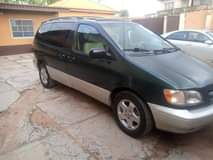 A picture of 2003 Toyota Sienna