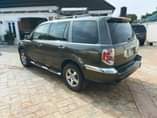 A picture of Brand Honda Model Pilot Painted Year 2007 Price 1 800