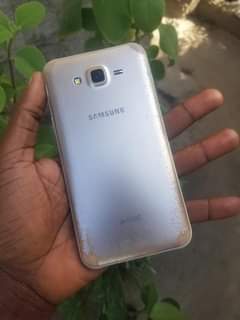A picture of SAMSUNG J7