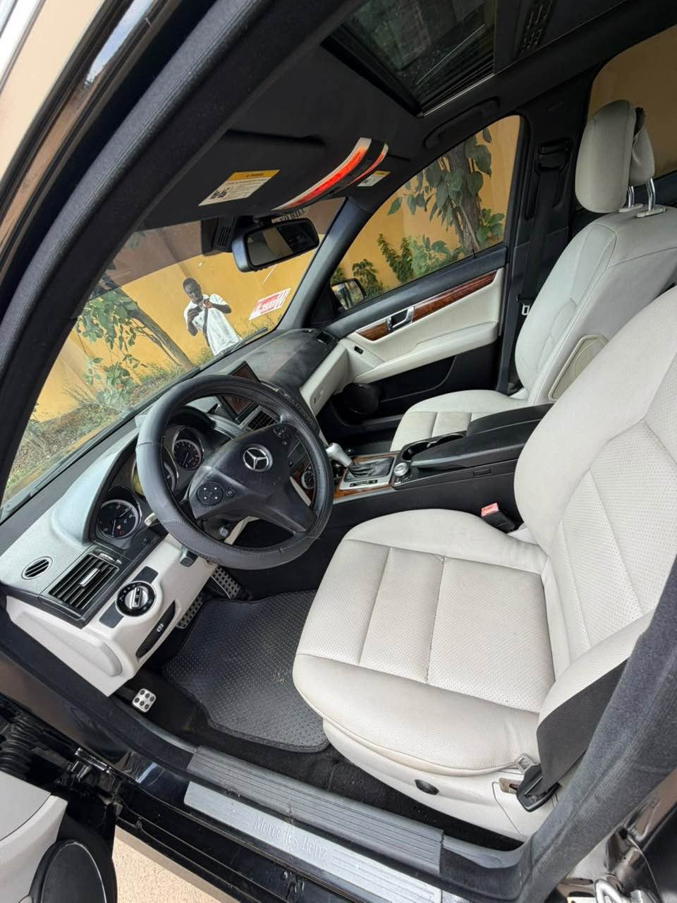 A picture of Mercedes Benz C300 2010