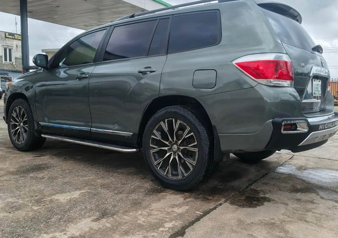 A picture of Registered 2008 Toyota Highlander v6 neatly used faultless