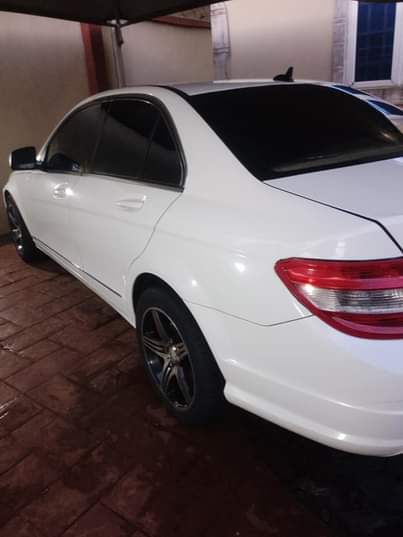 A picture of Mercedes Benz C300