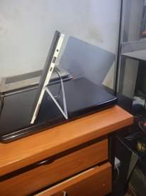 A picture of Nice looking original UK used HP elitebook x2 1012 core