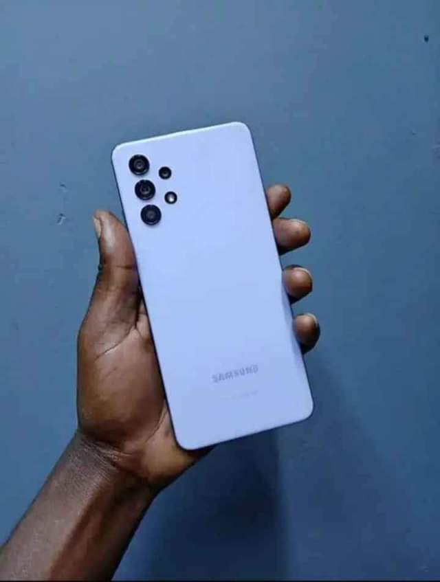 A picture of SAMSUNG A32
