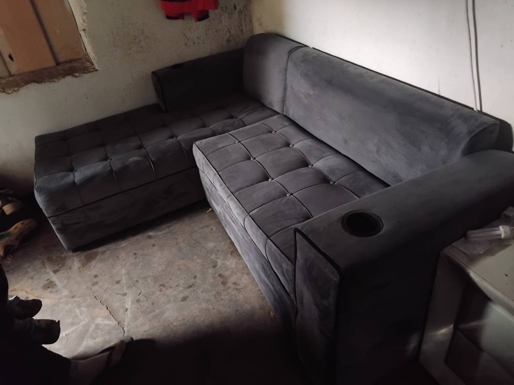 classifieds/furniture sofas