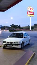A picture of BMW 328
