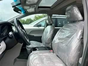 A picture of Registered Toyota sienna XLE 2015 Price 4 5million naira Call