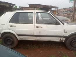 A picture of Volkswagen golf 2 manual transmission complete pure first body engine