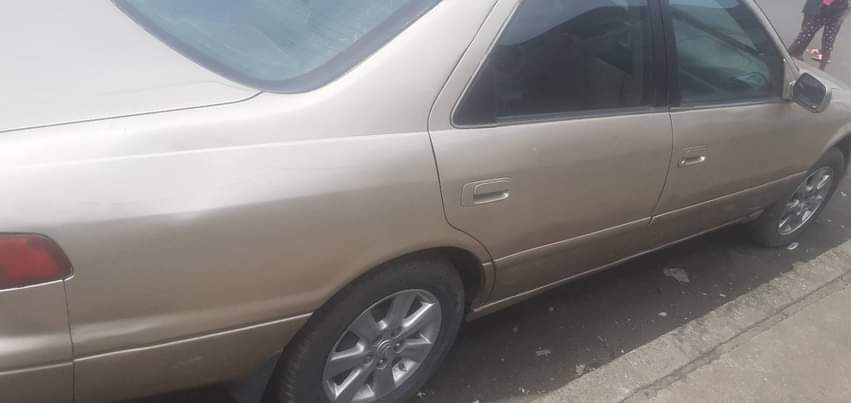 A picture of Dealer deal toyota Camry drop light packed for long only