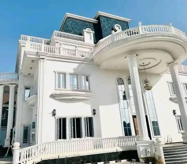 A picture of House