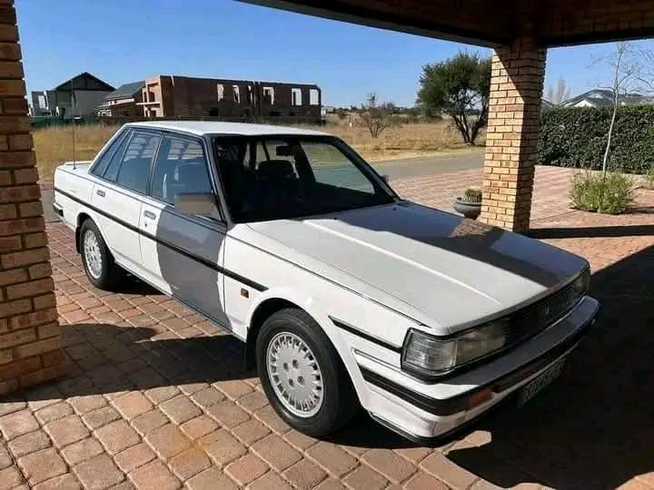 toyota cressida