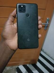 A picture of Google pixel 4a 5g gb128 ram6 net4g mwenye kioo machine