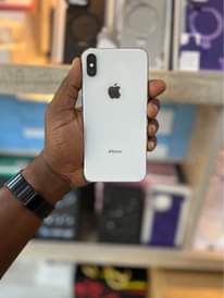 A picture of Iphone X GB 64