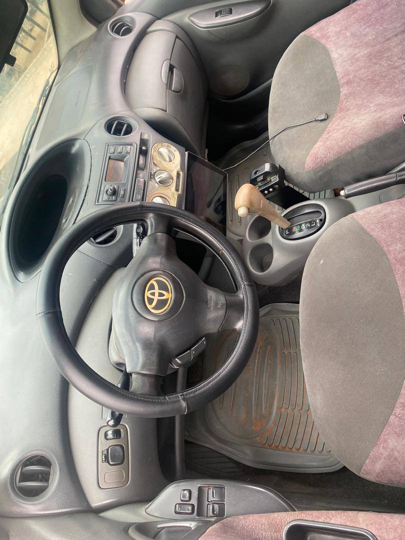 A picture of Toyota Yaris 2005
