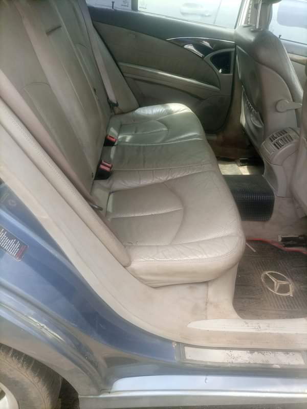 A picture of E 320 Mercedes 4 matic Benz Everything is working perfectly