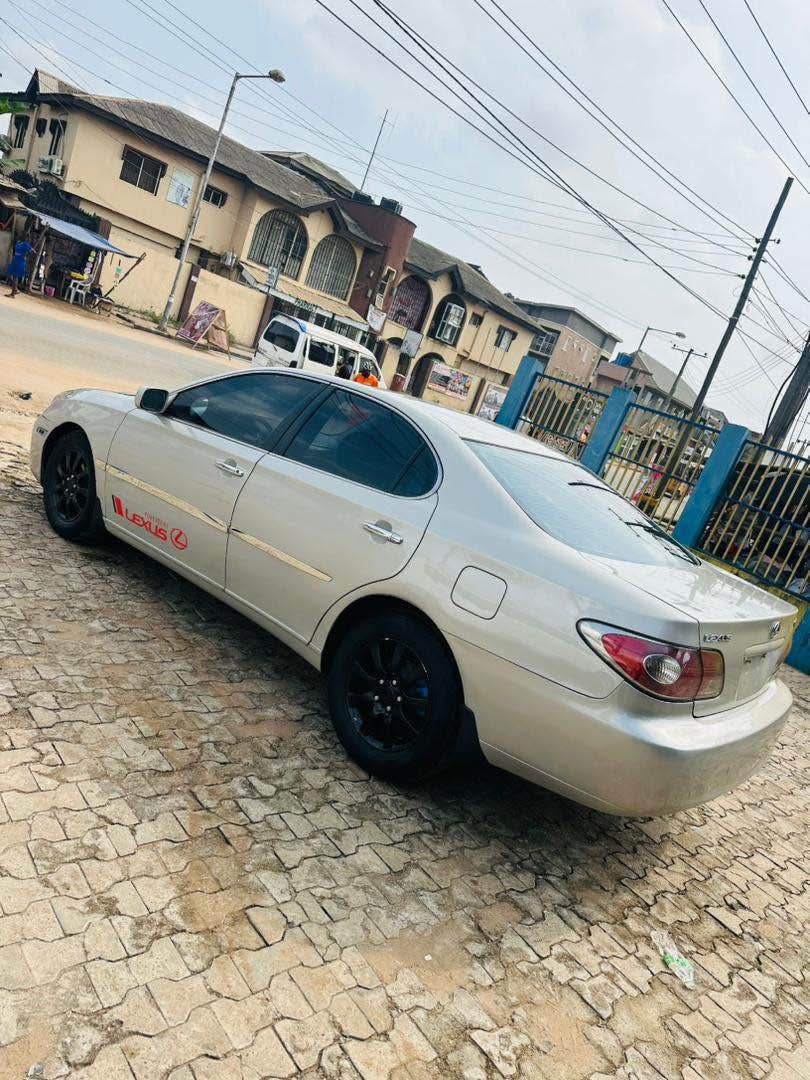 A picture of  Lexus Es 330 nothing to fix