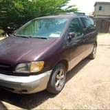 A picture of Toyota sienna 2000