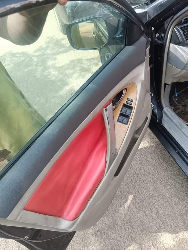 A picture of Distress sound 2008 Toyota Camry V6 buy and drive Ac