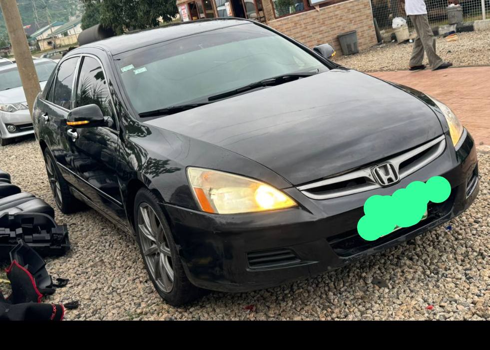 A picture of Honda Accord DC 07