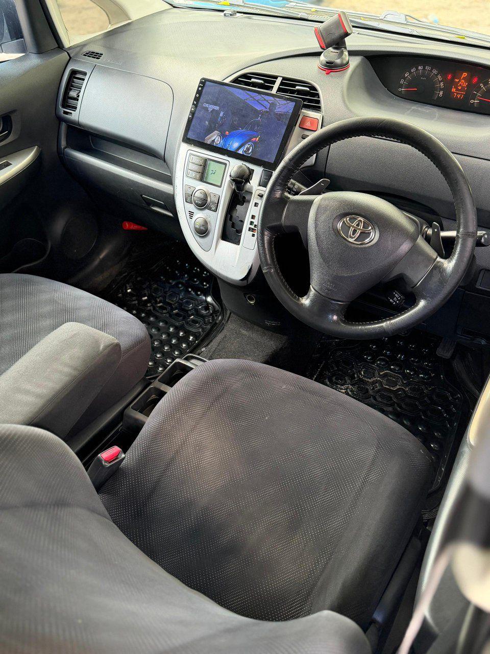 A picture of Toyota ractis