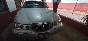 A picture of Lincoln towncar
