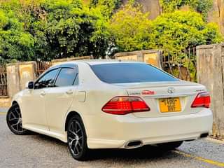 A picture of Toyota Crown