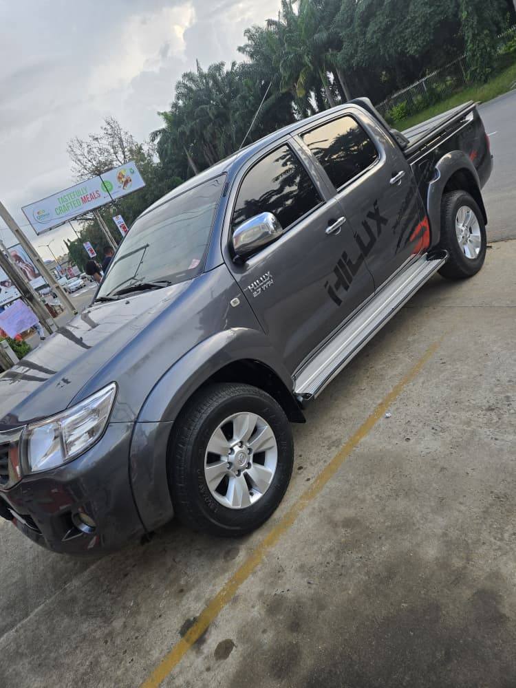 A picture of Toyota hillux 2014
