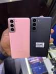 A picture of ALL SAMSUNGS AND IPHONES