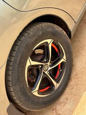 A picture of DANNY YUNG Smarts Autos Neat Naija Used Lexus Es 300