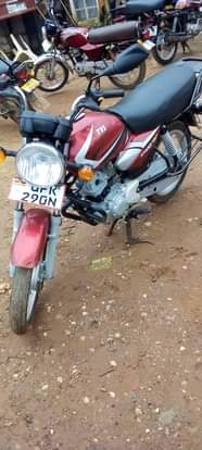 A picture of Qiuck money needed TVS HLX 125cc machanic condition totary good