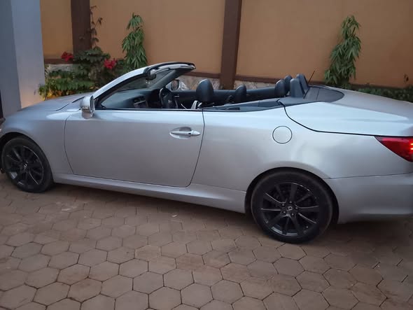 A picture of Quick sale money needed now 26M serious client call 0703347279