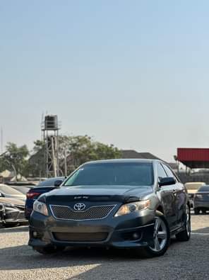 A picture of TOYOTA CAMRY SE 2010 MODEL FIRST BODY WITH AC OCD