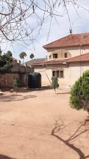 HOUSES F.
