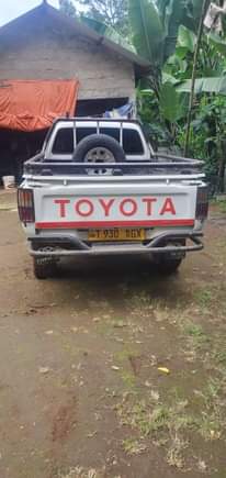 A picture of Hilux 2 8