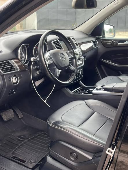 A picture of 2015 ML350 Mercedes Benz Foreign Used