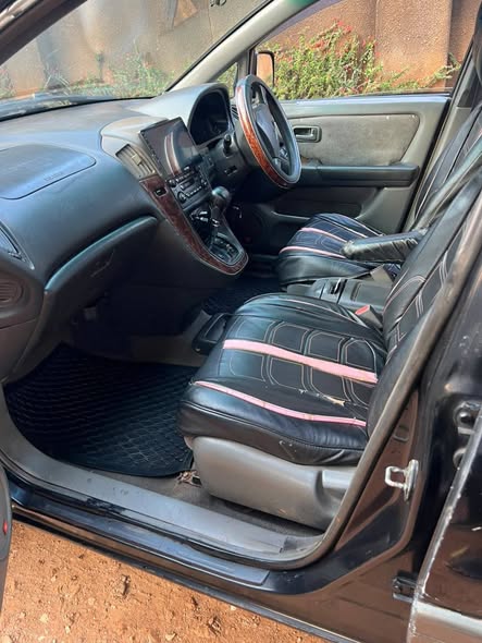 A picture of Toyota harrier 2 2cc 8m money needed