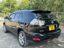 A picture of TOYOTA HARRIER TSH 18 800 000 CALL 0712973480