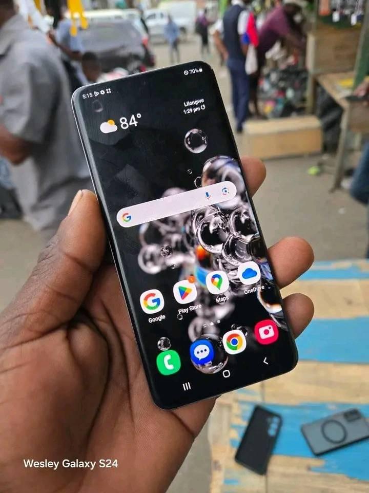 A picture of Quick deal Samsung galaxy s20 at 290k call or WhatsApp