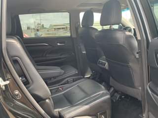 A picture of Toyota Highlander 2015