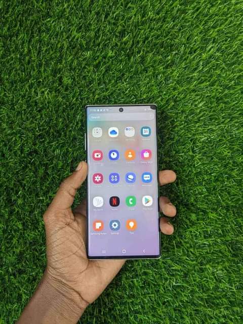 A picture of Samsung Galaxy note 10 plus 256gb
