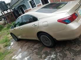 A picture of Lexus Es350