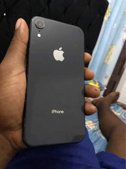 A picture of Iphone xr No face Inakaa chaji sana Gb 64 Haina